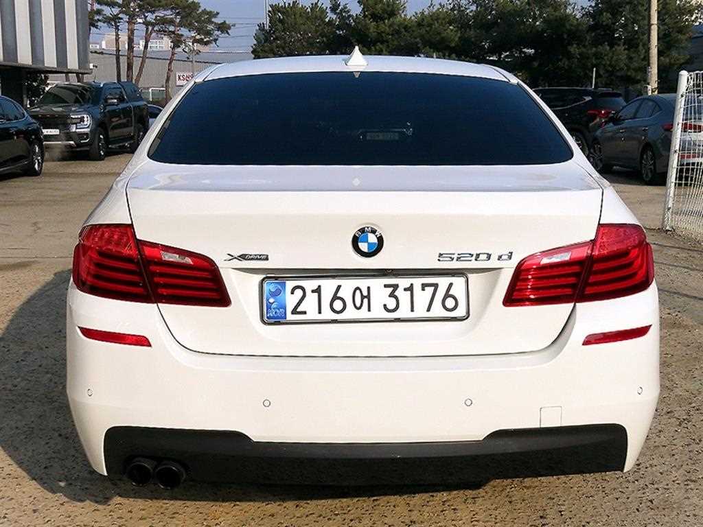 BMW 5 Series - Vista 4