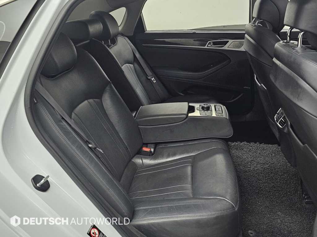 Genesis G80 - Vista 12