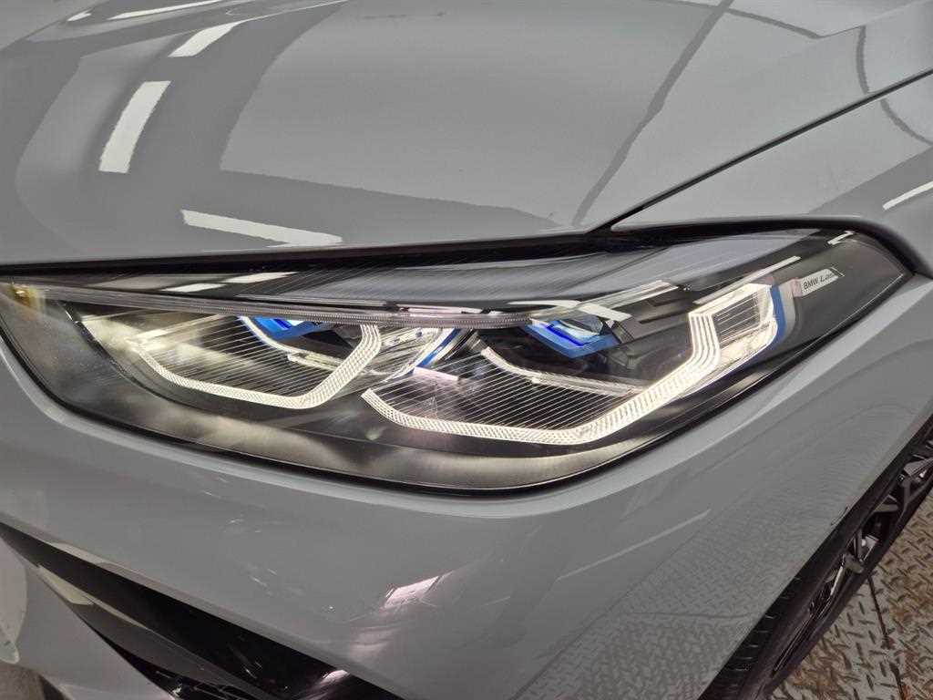 BMW 8 Series - Vista 11