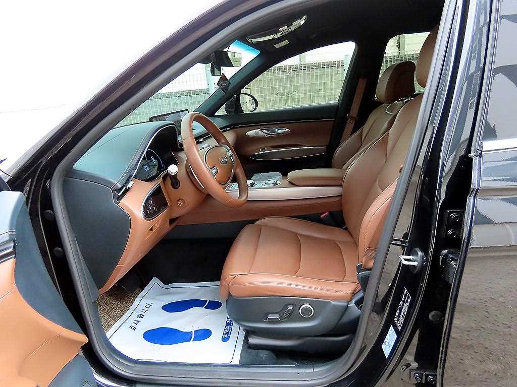 Genesis GV70 - Vista 5