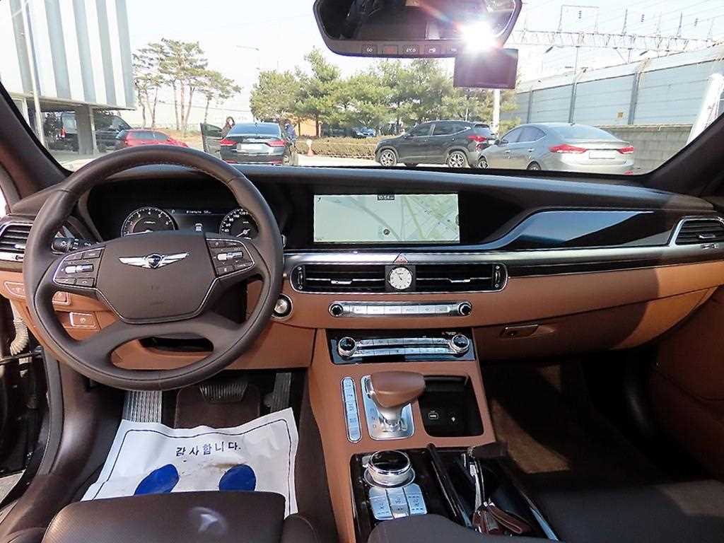 Genesis G90 - Vista 7