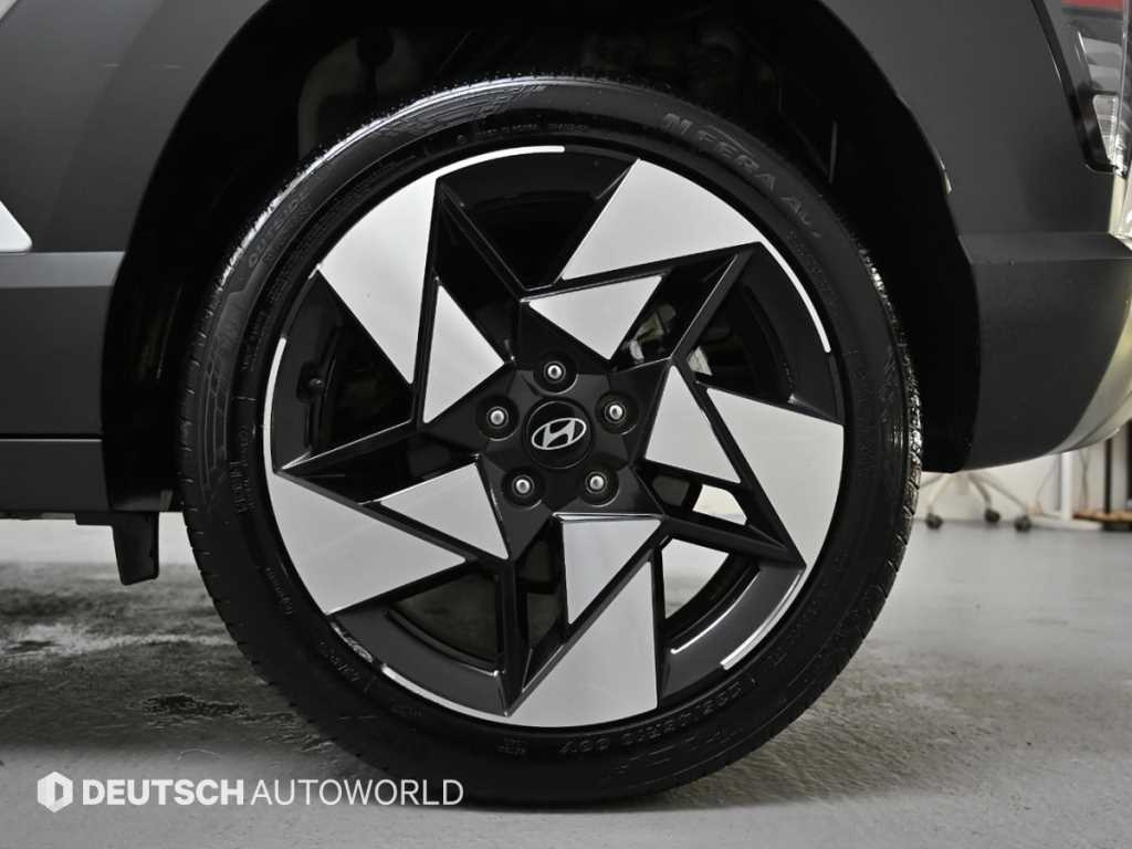 HYUNDAI Kona - Vista 5