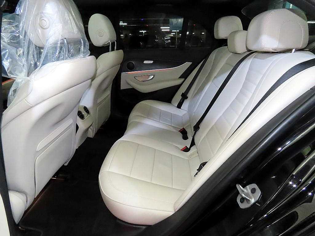 Mercedes Benz E class - Vista 7