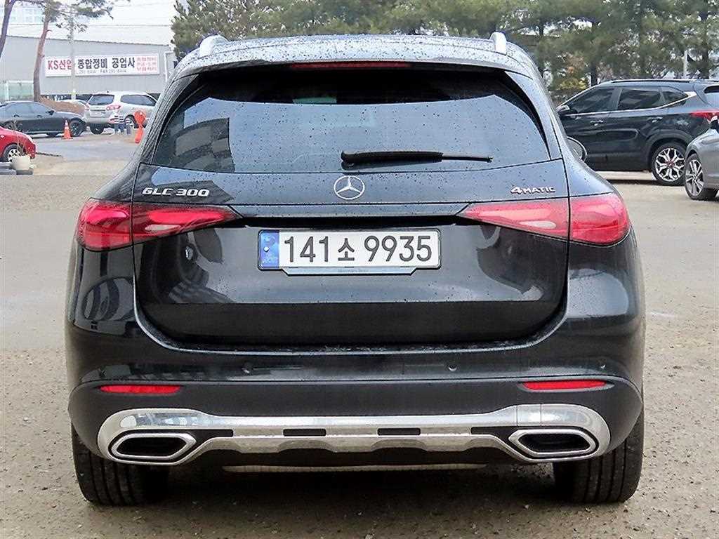 Mercedes Benz GLC Class - Vista 4