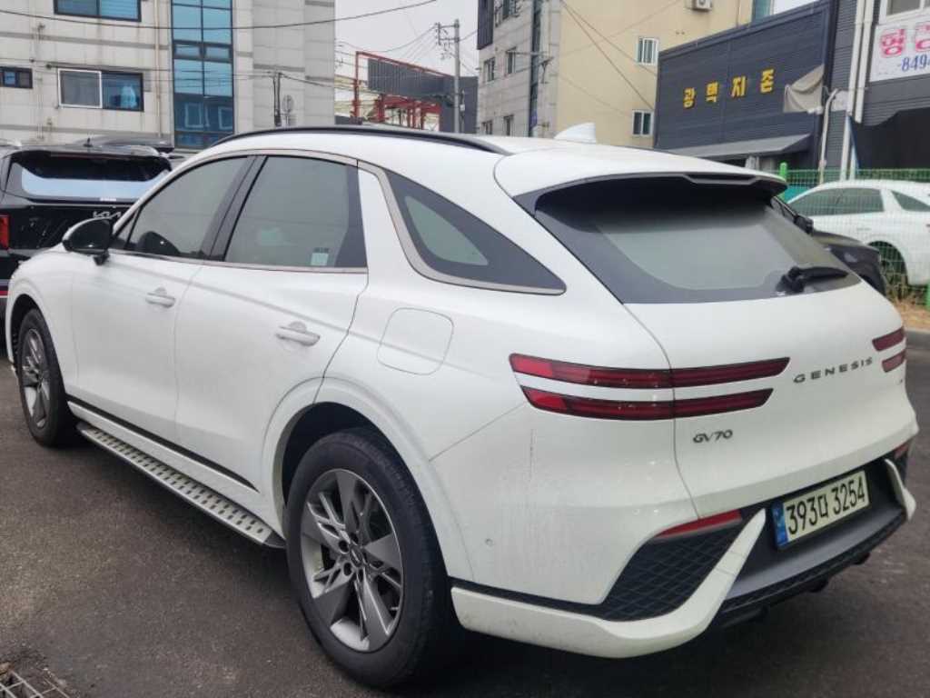 Genesis GV70 - Vista 3