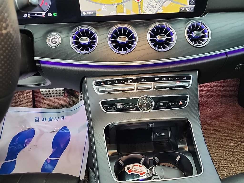 Mercedes Benz E class - Vista 10