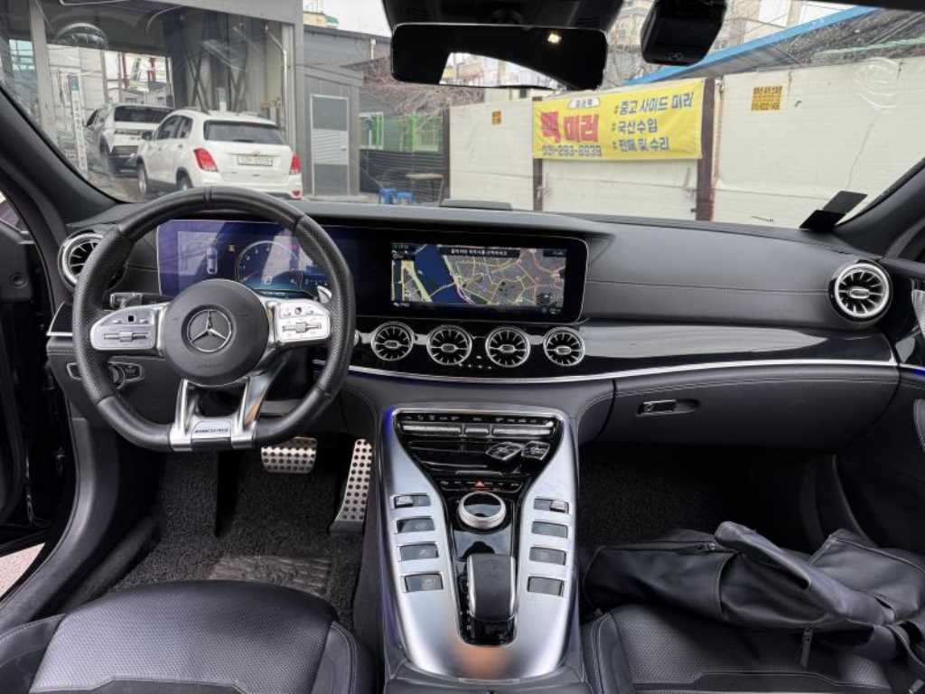 Mercedes Benz AMG GT - Vista 10