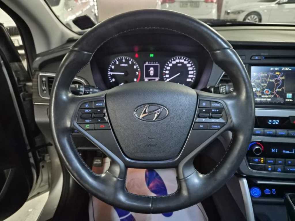 HYUNDAI Sonata - Vista 7