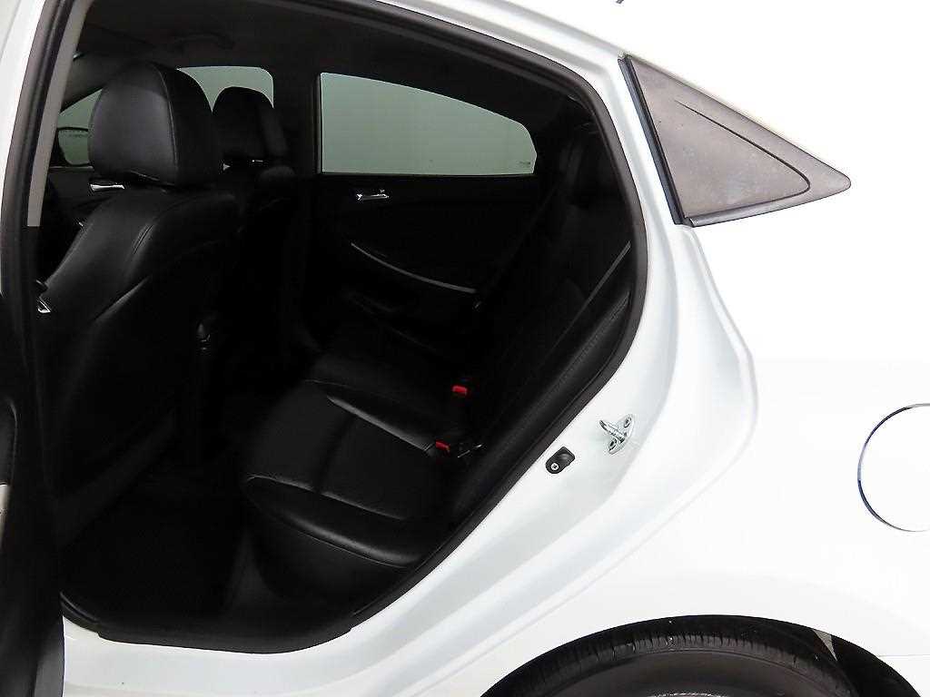 HYUNDAI Accent - Vista 6