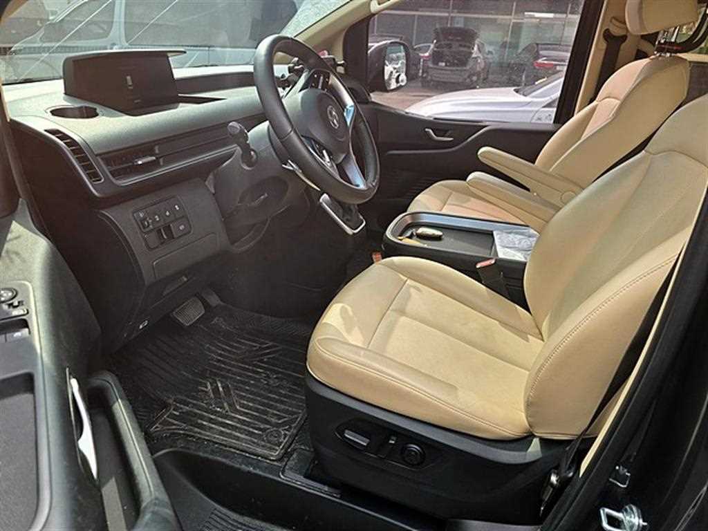 HYUNDAI Staria - Vista 7