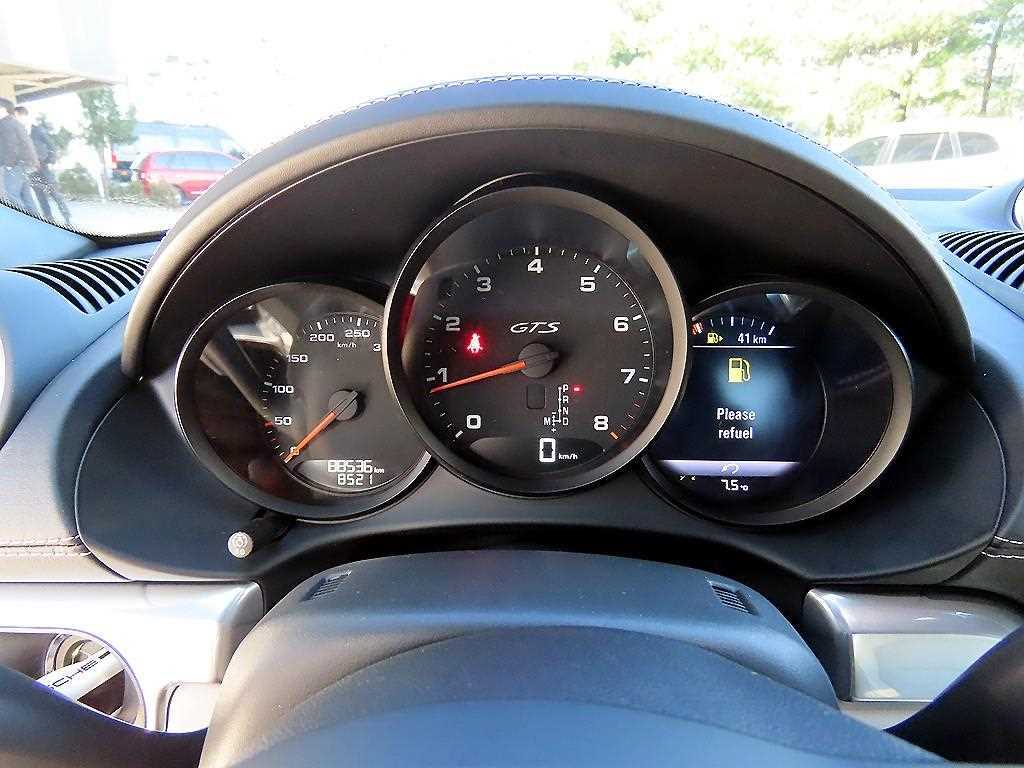 Porsche 718 - Vista 12