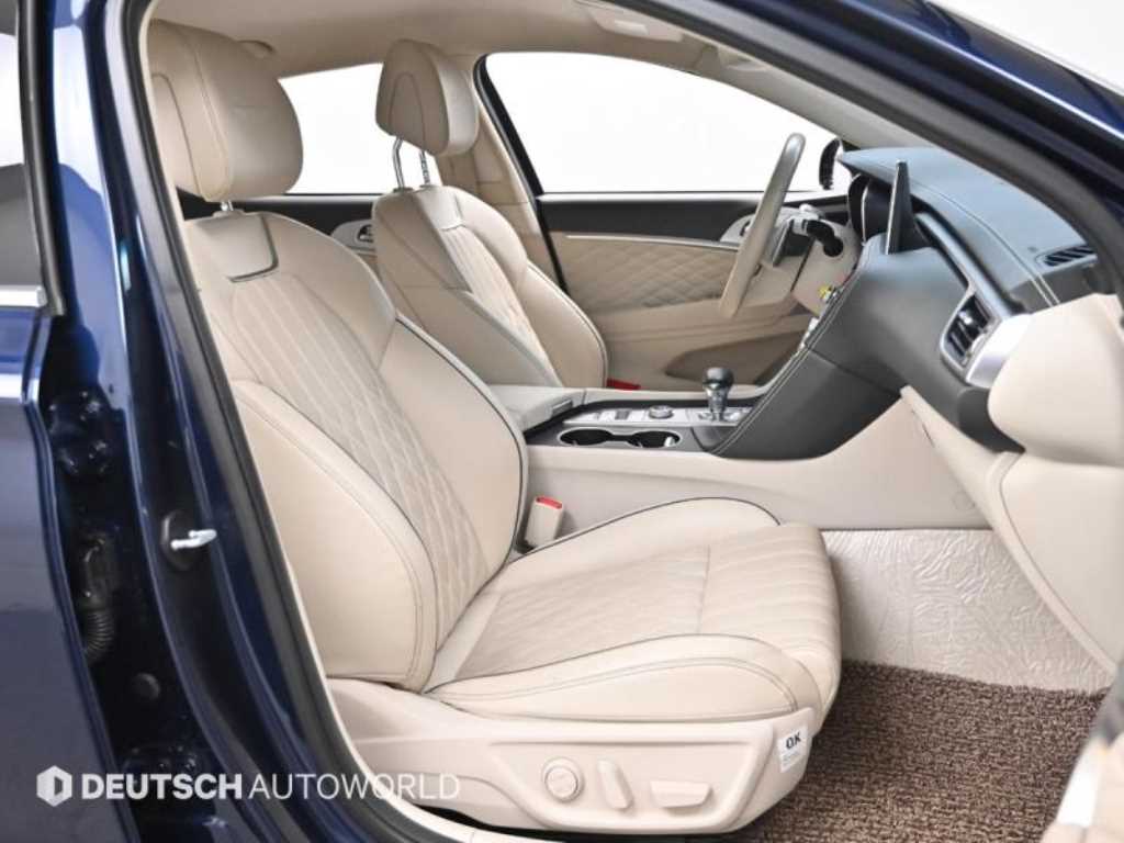 Genesis G70 - Vista 10