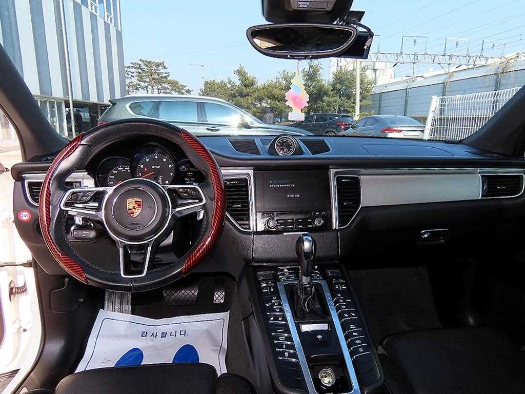 Porsche Macan - Vista 7