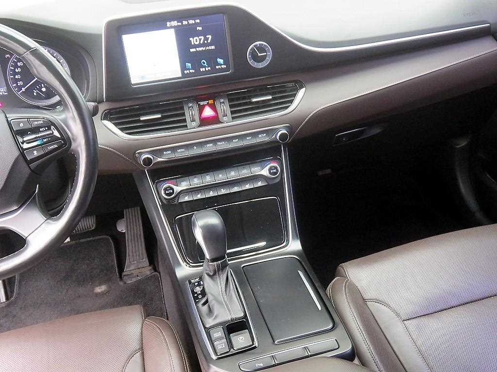 HYUNDAI Grandeur - Vista 12
