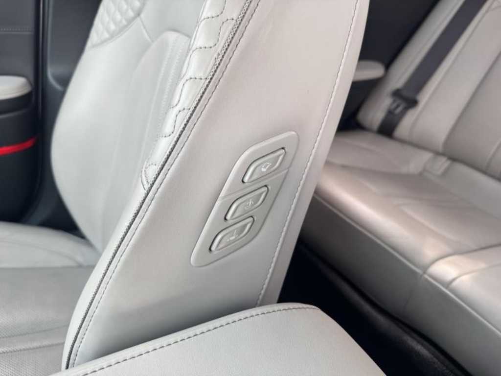 HYUNDAI Sonata - Vista 12