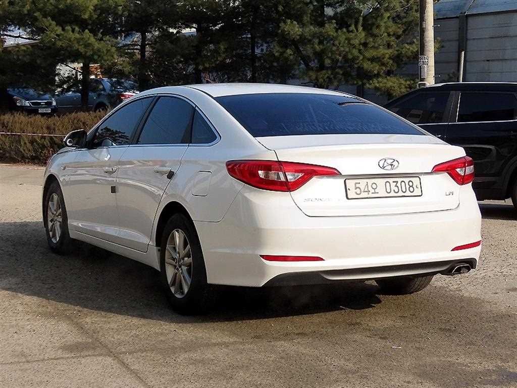 HYUNDAI Sonata - Vista 3