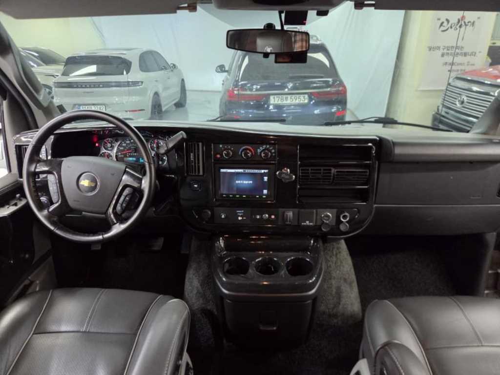 Chevrolet Express van - Vista 10