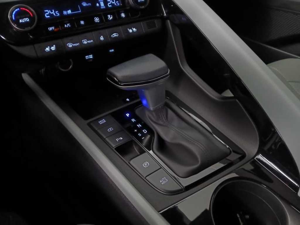 HYUNDAI Avante - Vista 10