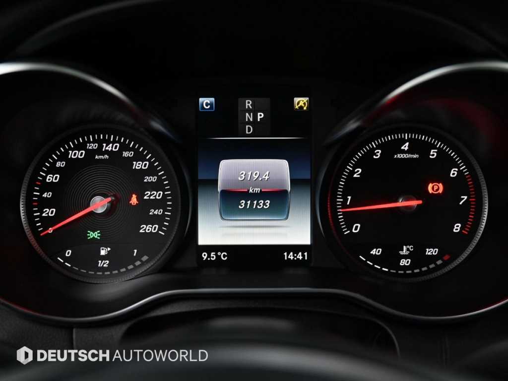 Mercedes Benz C Class - Vista 8