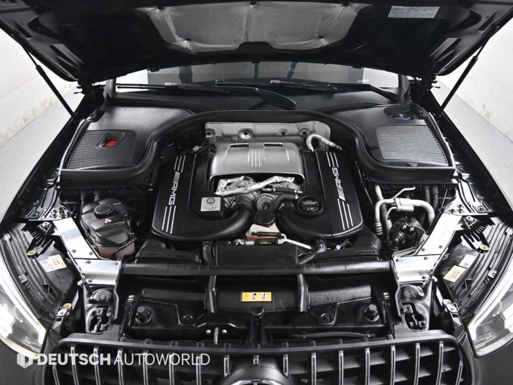 Mercedes Benz GLC Class - Vista 6