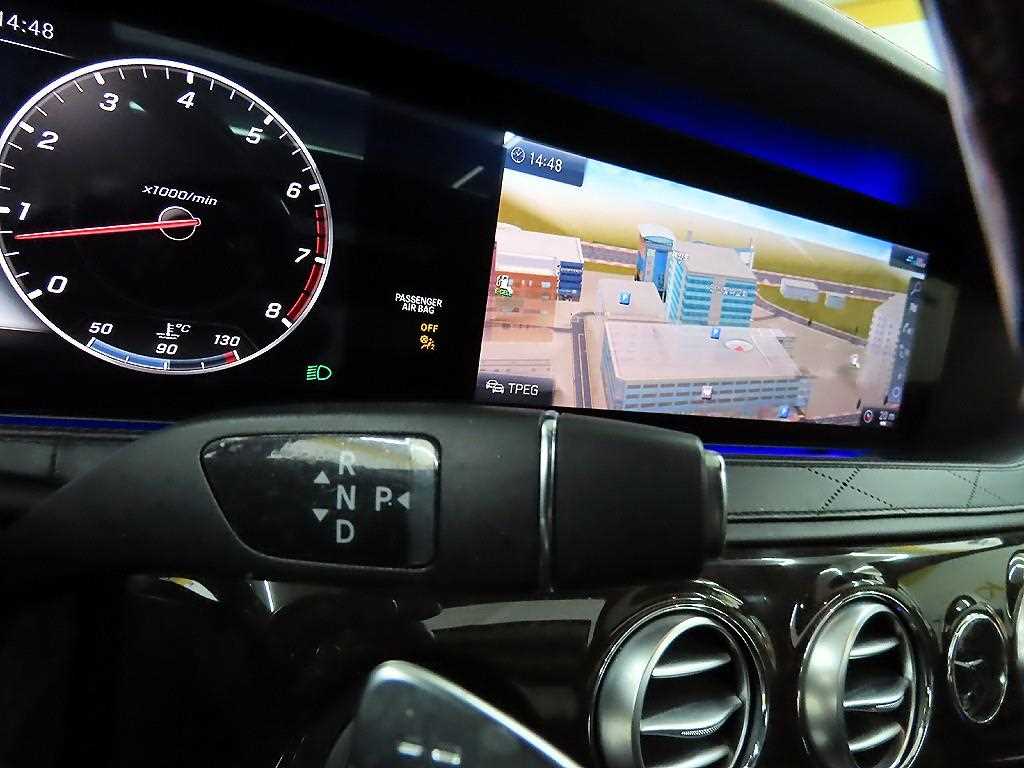 Mercedes Benz S Class - Vista 10