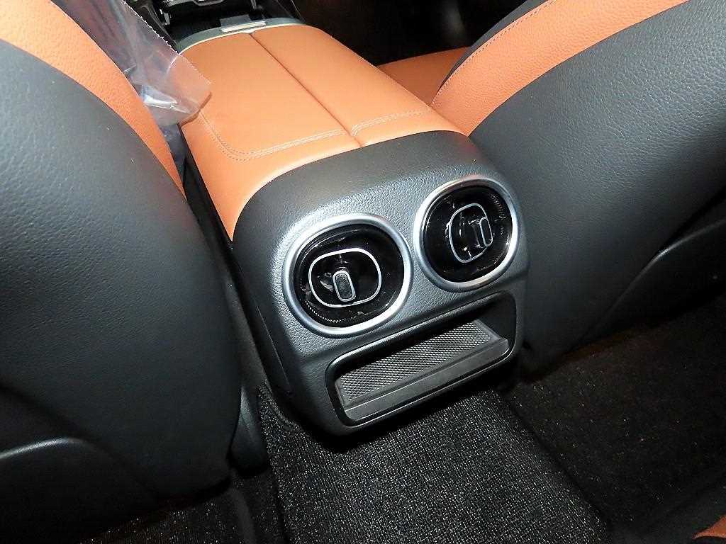 Mercedes Benz C Class 2023 Plateado - Importación desde Corea - HF Imports Iquique - Foto 15