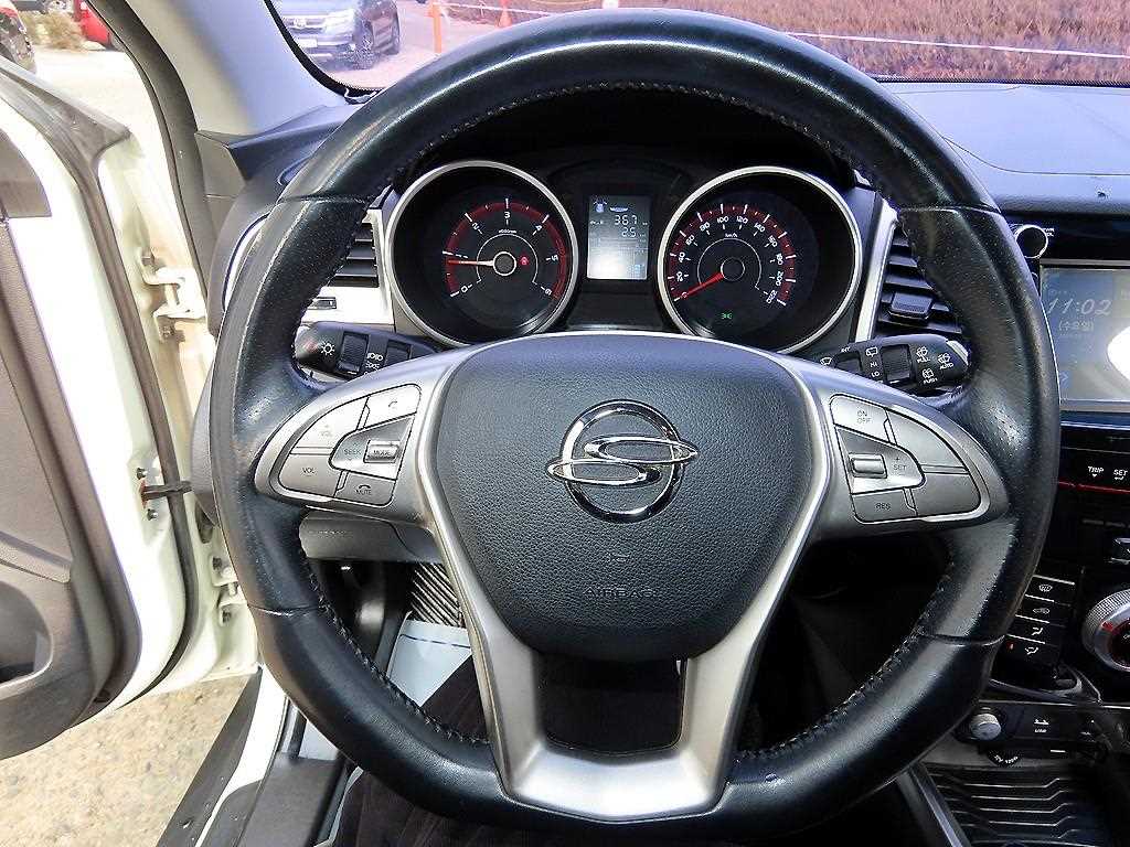 Ssangyong Tivoli - Vista 8