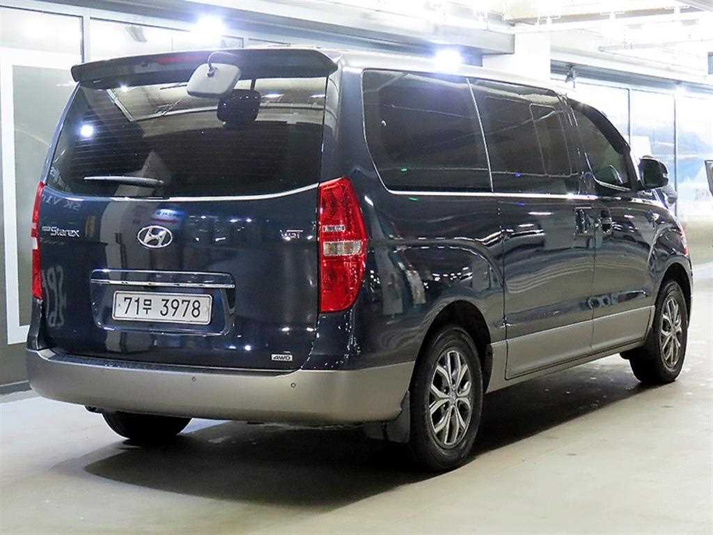 HYUNDAI Starex - Vista 4