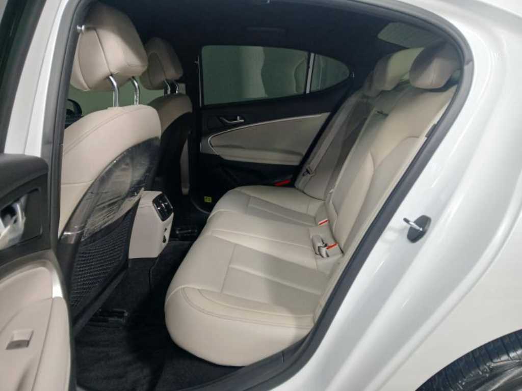 Genesis G70 - Vista 7