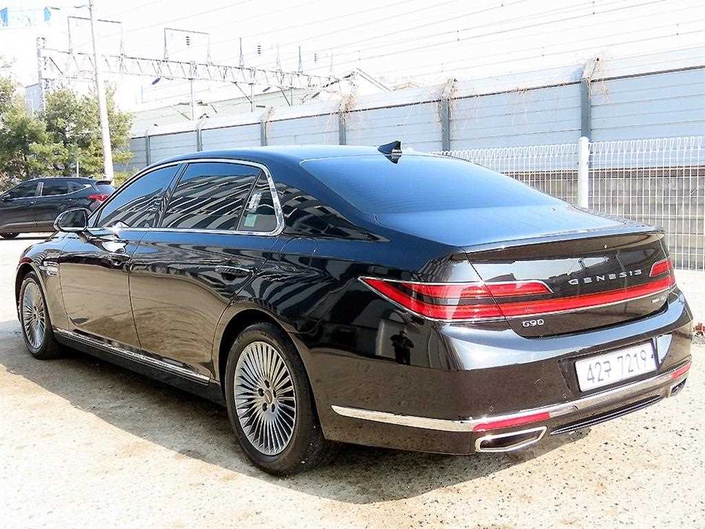 Genesis G90 - Vista 3