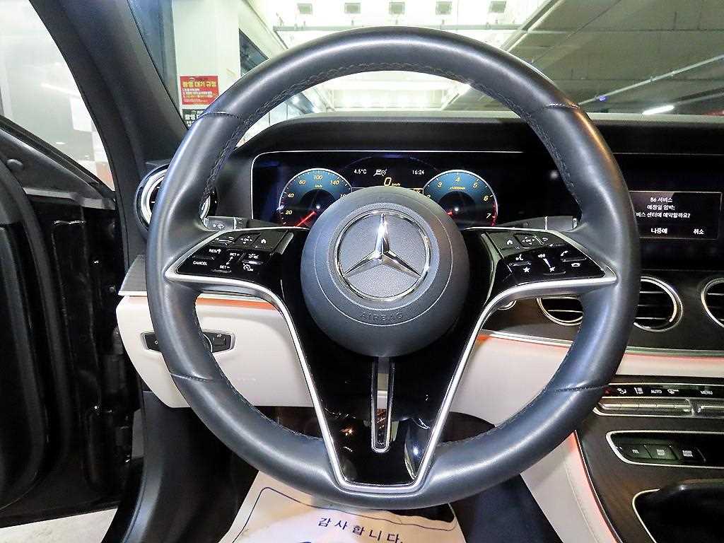 Mercedes Benz E class - Vista 8