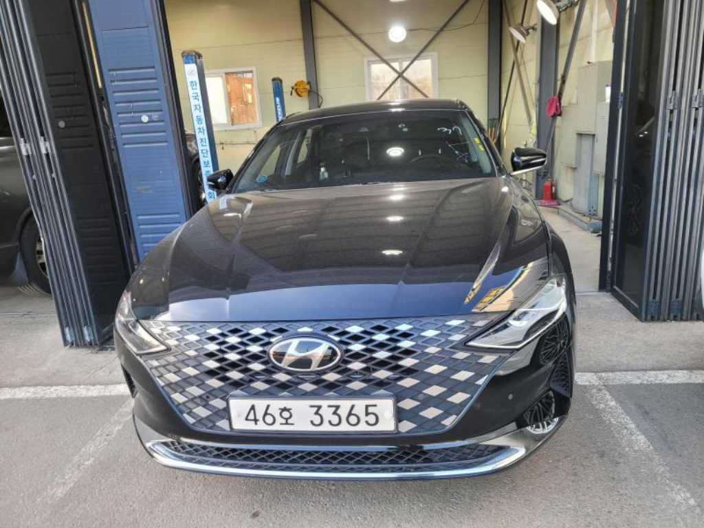 HYUNDAI Grandeur - Vista 2