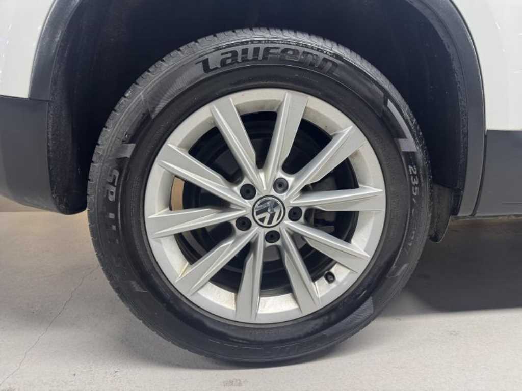 Volkswagen Tiguan - Vista 9