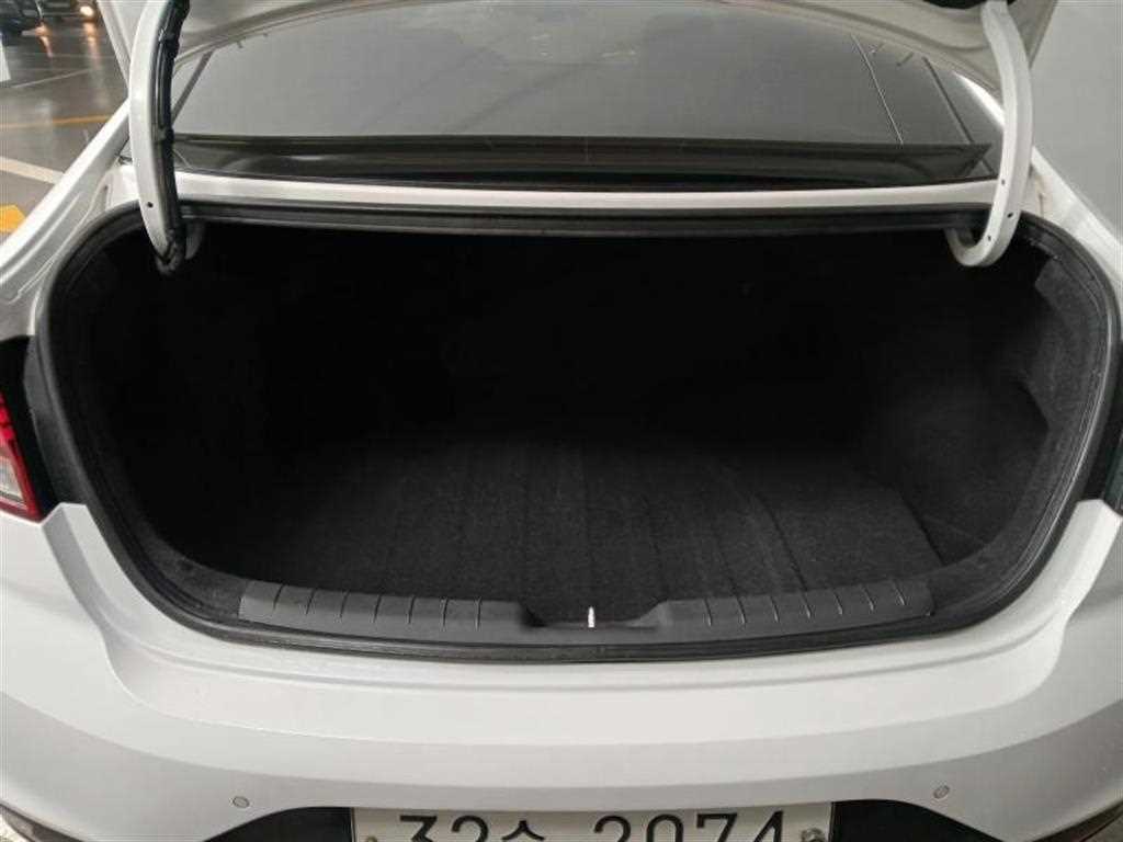 HYUNDAI Avante 2019 Blanco - Importación desde Corea - HF Imports Iquique - Foto 18