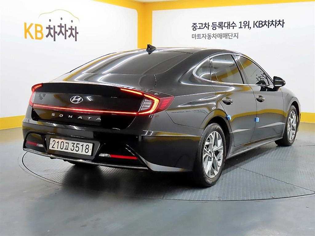 HYUNDAI Sonata - Vista 4
