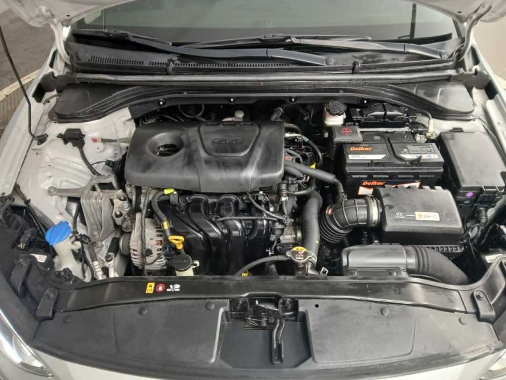 HYUNDAI Avante 2018 Plateado - Importación desde Corea - HF Imports Iquique - Foto 19