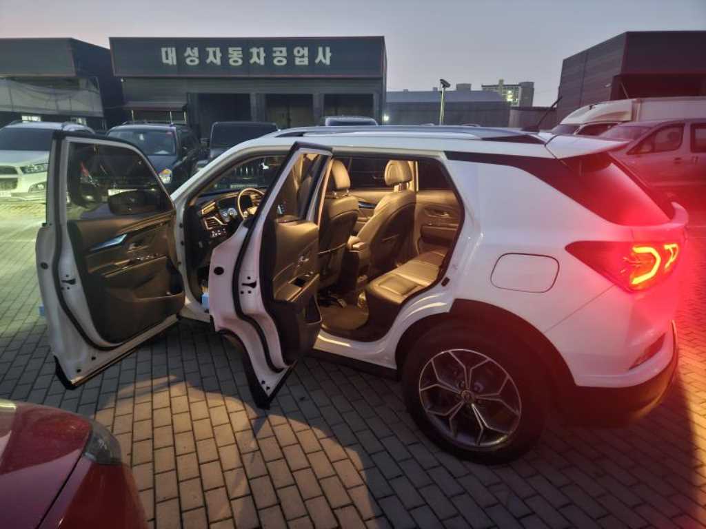 Ssangyong Korando - Vista 12