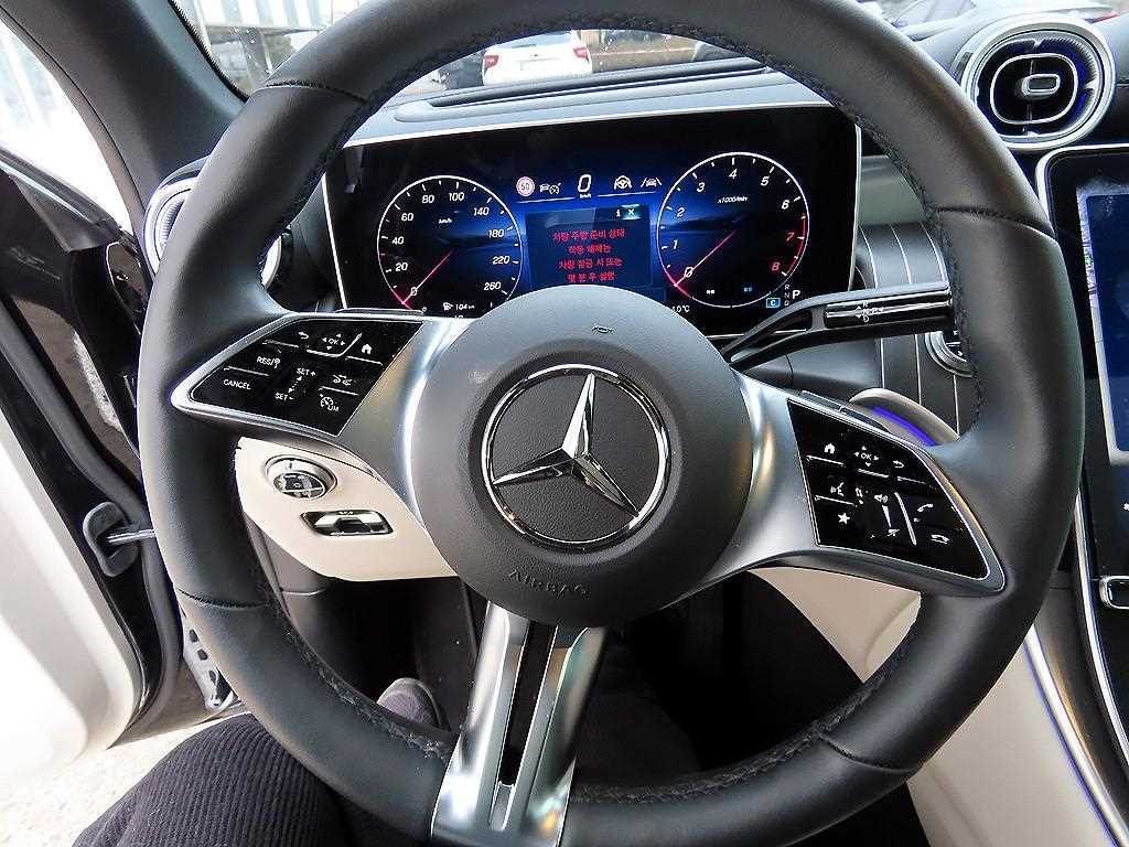 Mercedes Benz GLC Class - Vista 8