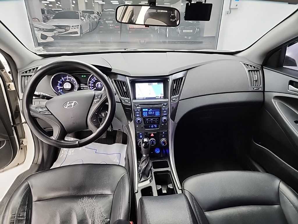 HYUNDAI Sonata - Vista 7