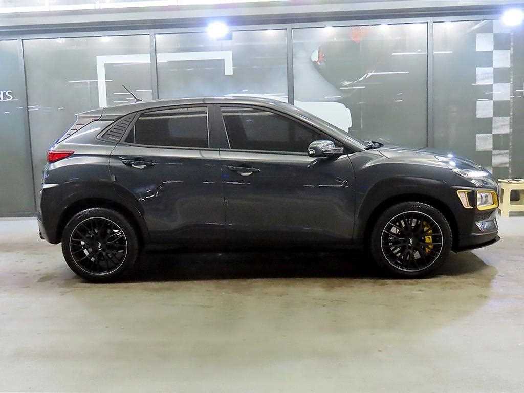 HYUNDAI Kona - Vista 3