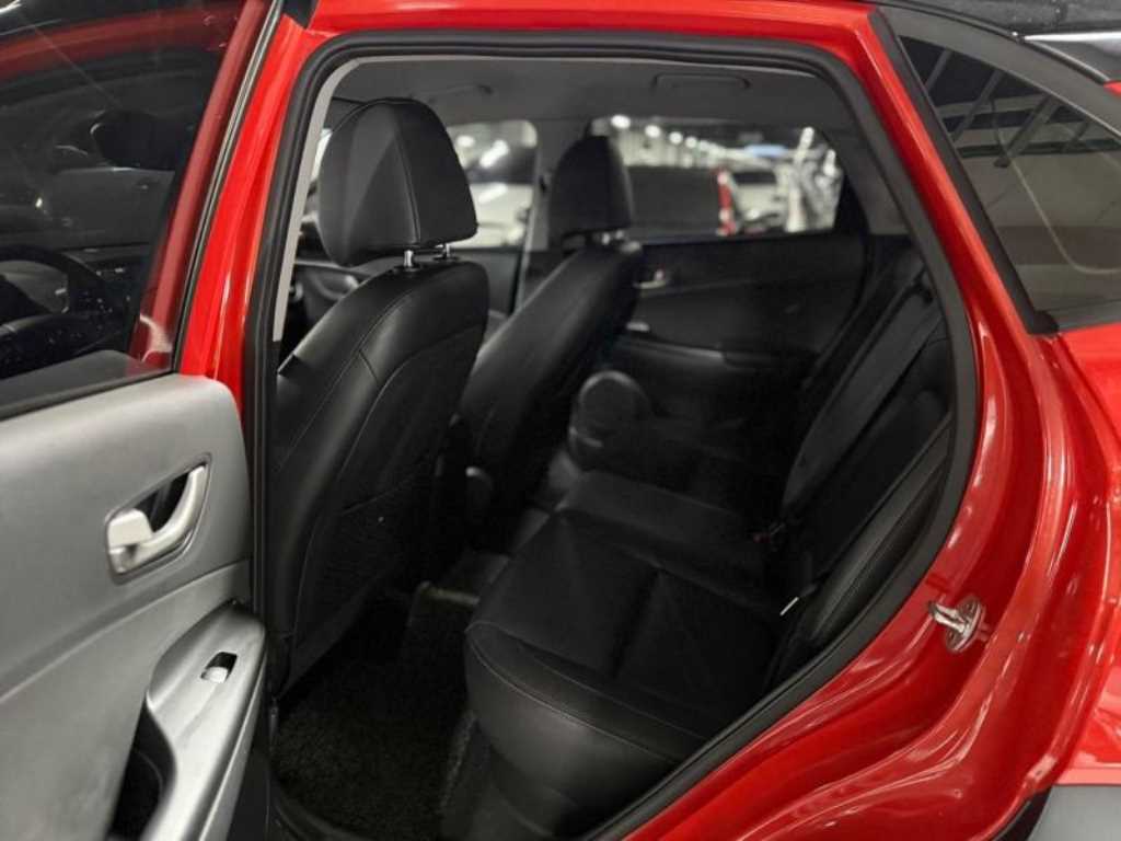 HYUNDAI Kona - Vista 11