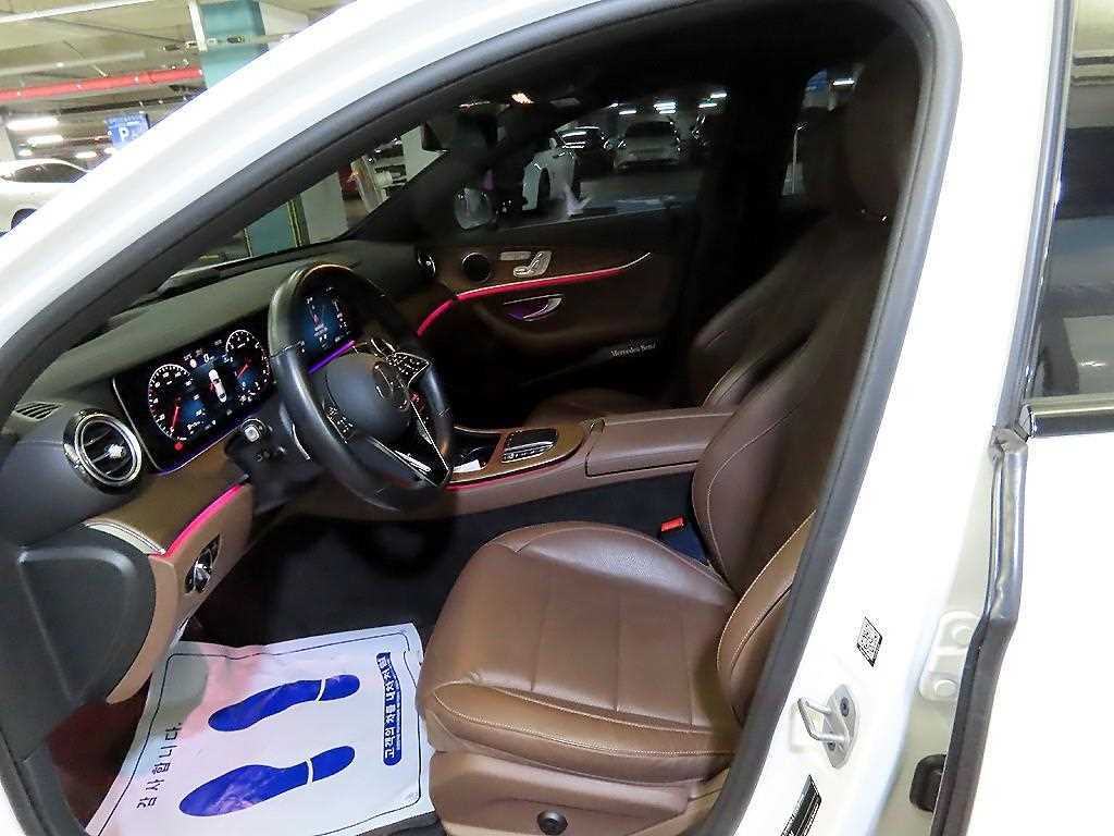 Mercedes Benz E class - Vista 6