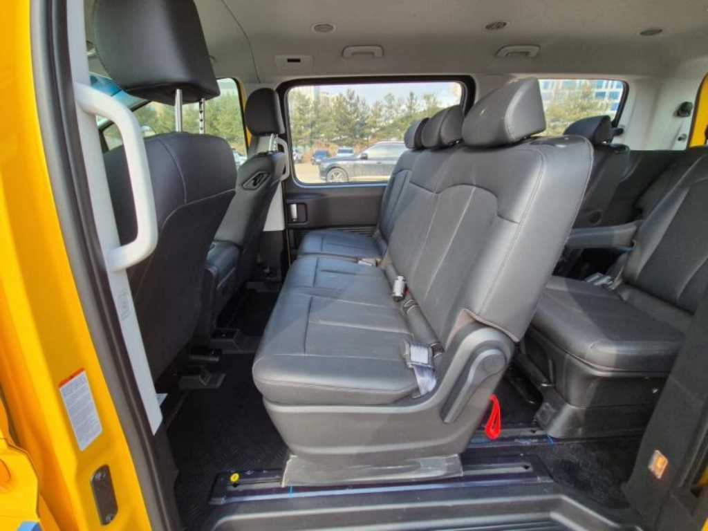 HYUNDAI Staria 2025 Amarillo - Importación desde Corea - HF Imports Iquique - Foto 14