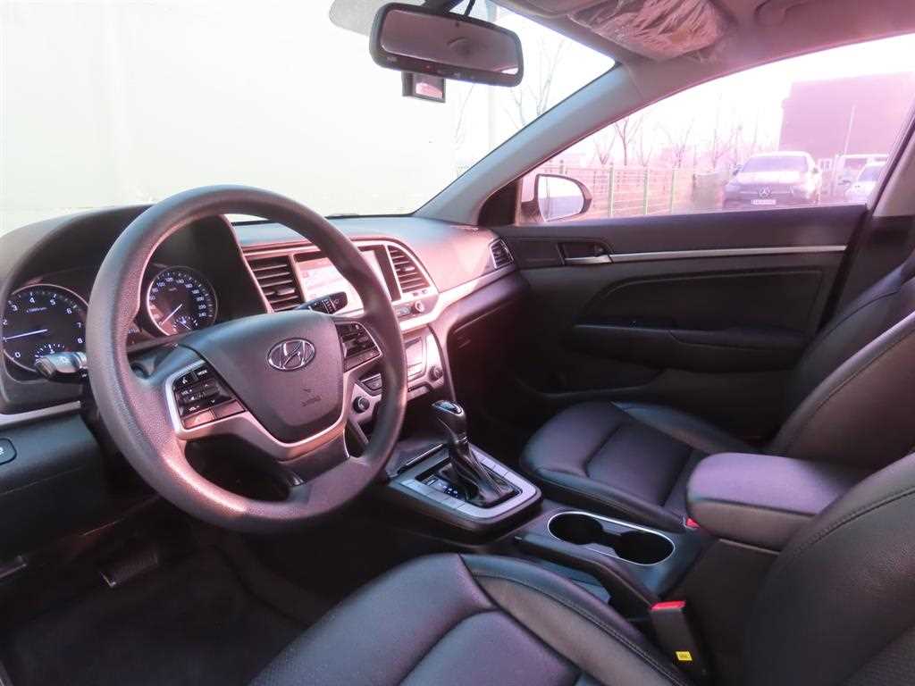 HYUNDAI Avante 2018 Blanco - Importación desde Corea - HF Imports Iquique - Foto 16