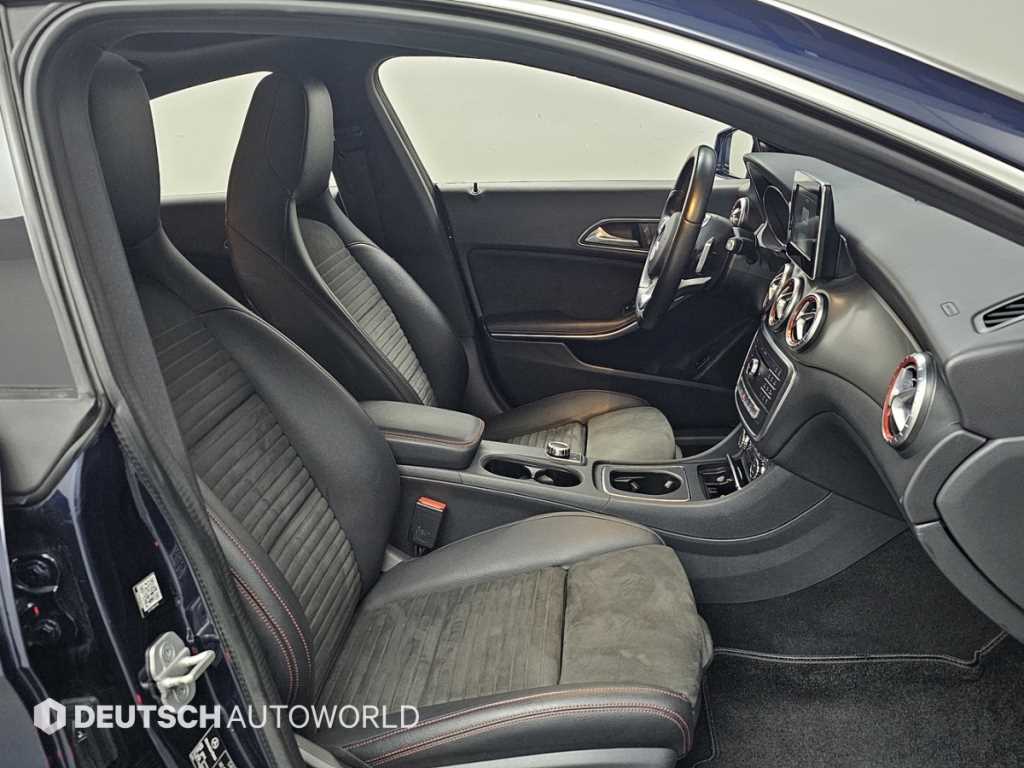 Mercedes Benz CLA Class - Vista 10