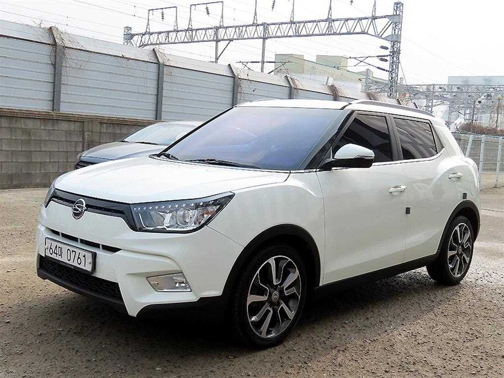 Ssangyong Tivoli - Vista 2
