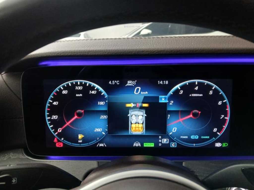 Mercedes Benz CLS Class - Vista 9