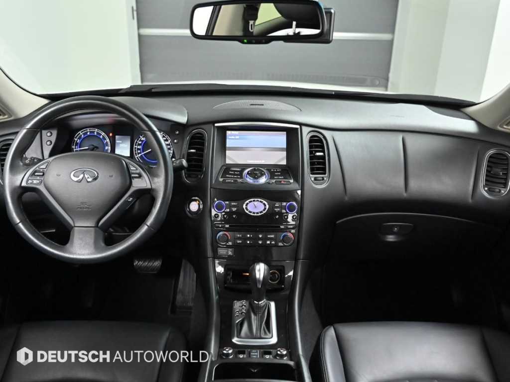 Infiniti QX - Vista 7