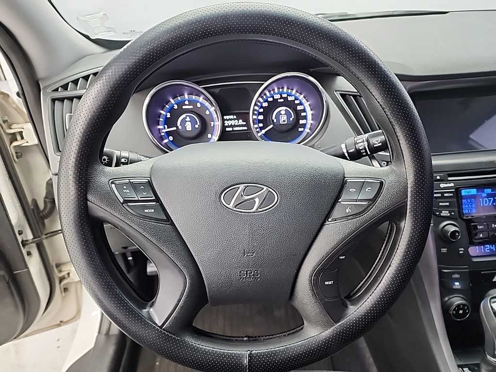 HYUNDAI Sonata - Vista 9