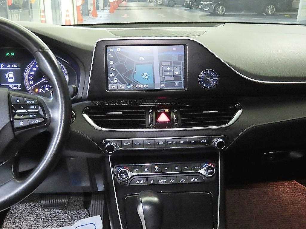 HYUNDAI Grandeur - Vista 11